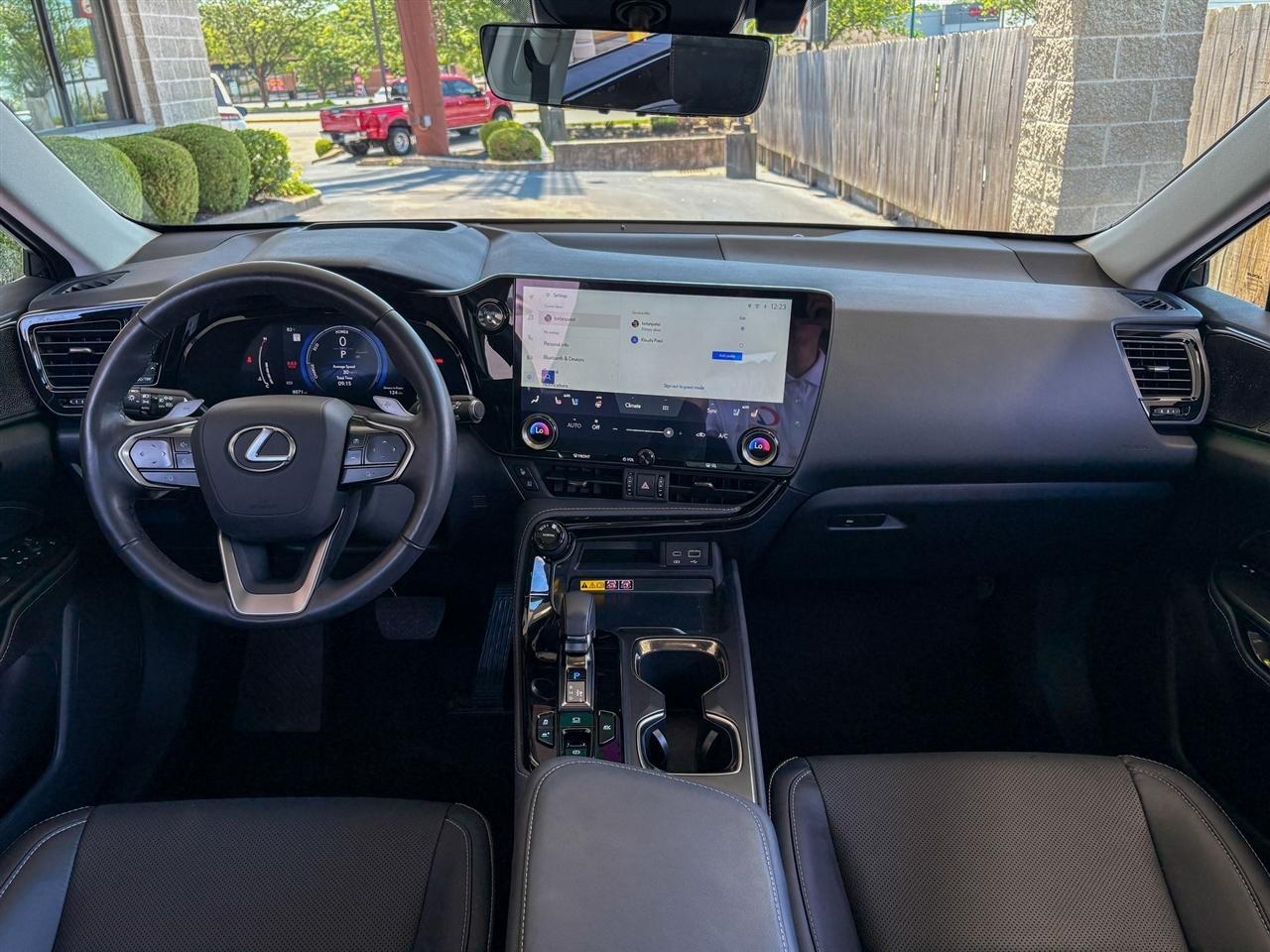 Lexus NX  2025