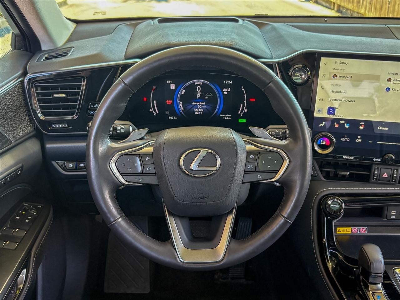 Lexus NX  2025