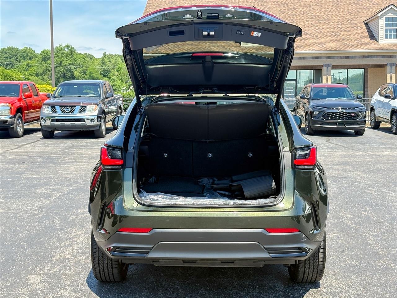 Lexus NX  2025