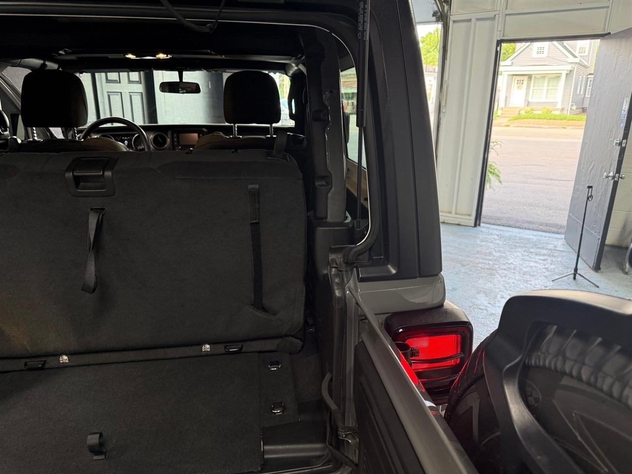 Jeep Wrangler  2021