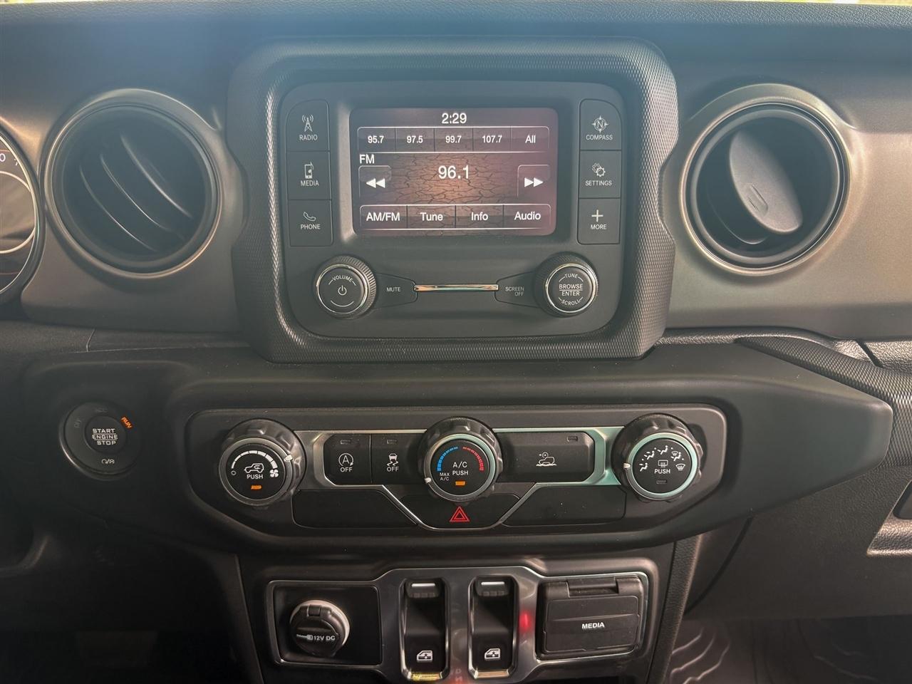 Jeep Wrangler  2021