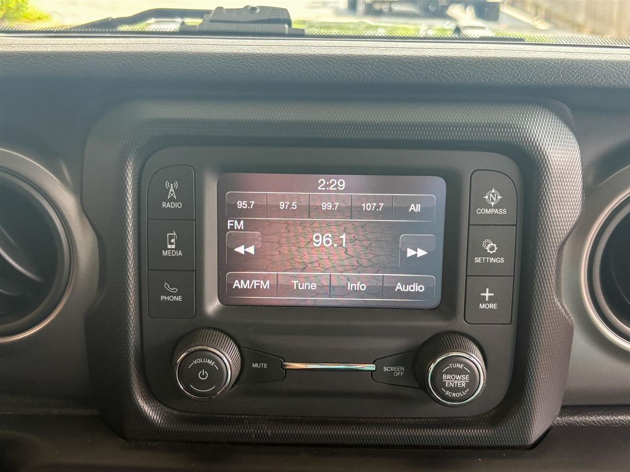 Jeep Wrangler  2021