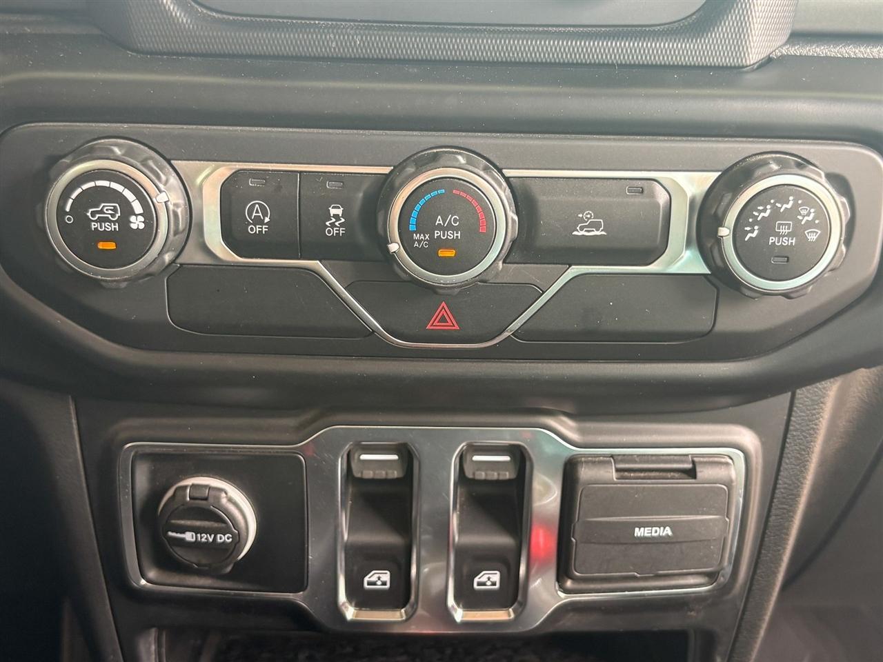 Jeep Wrangler  2021