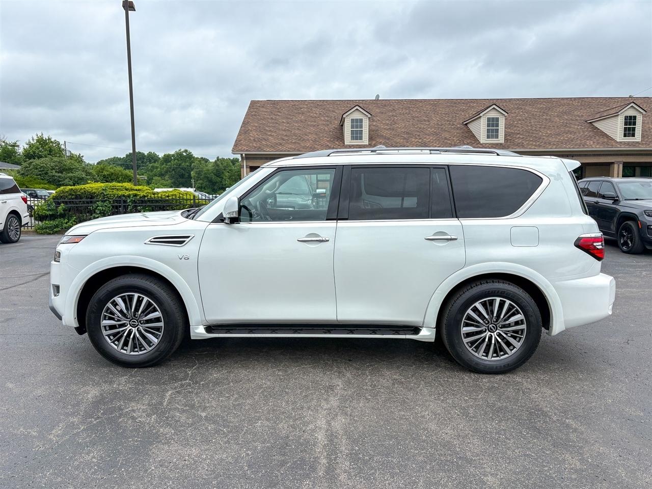 Nissan Armada  2022