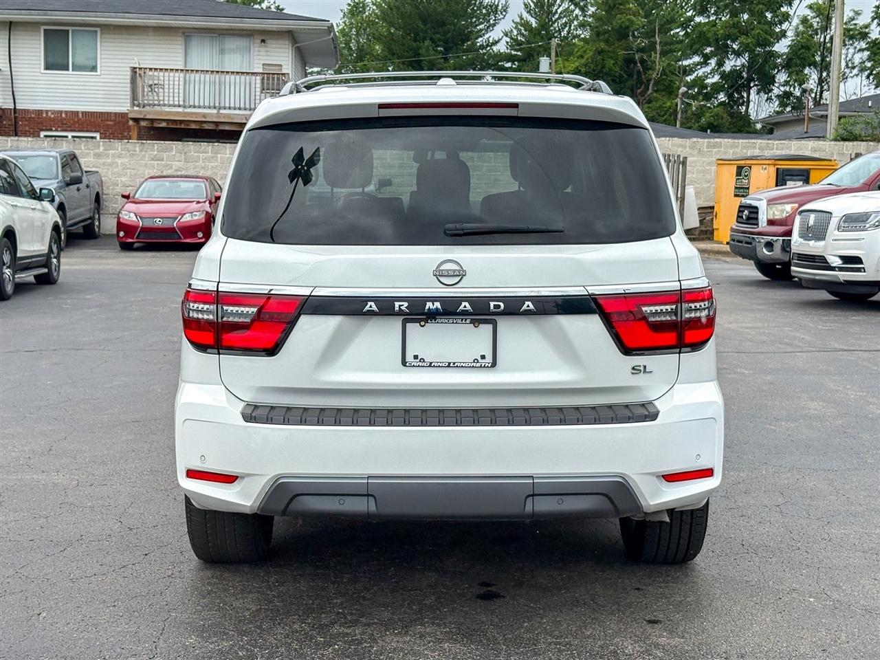 Nissan Armada  2022