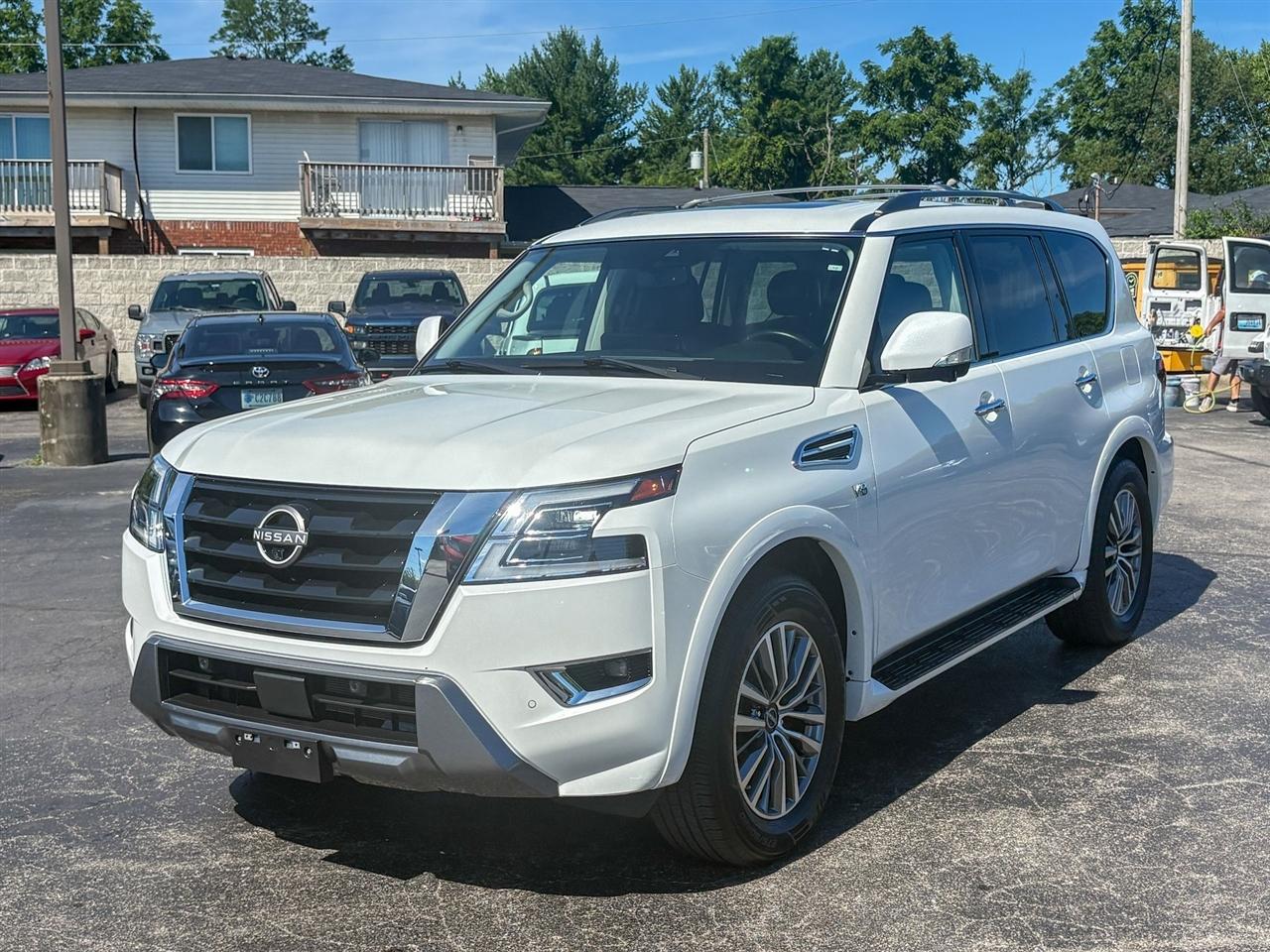 Nissan Armada  2022