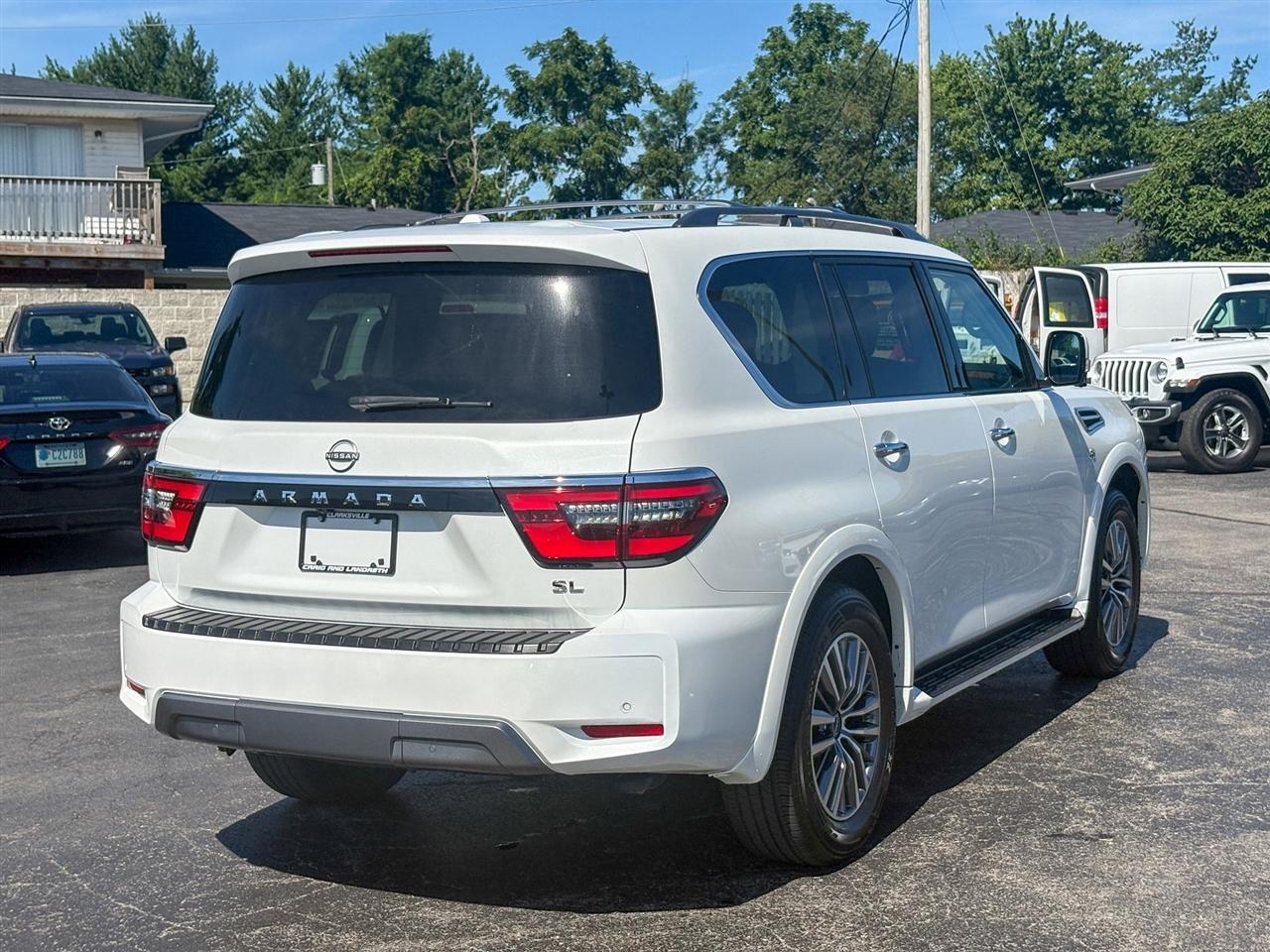 Nissan Armada  2022