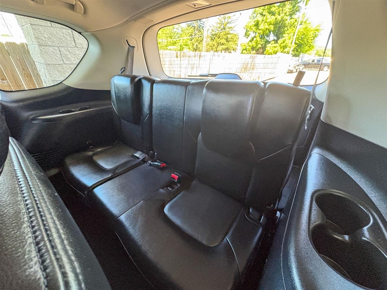 Nissan Armada  2022
