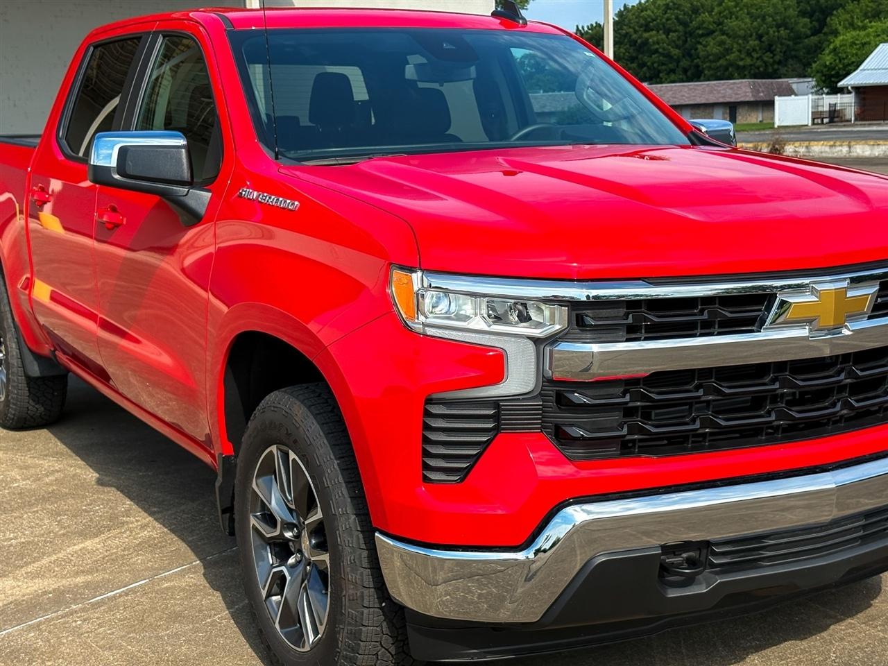 Chevrolet Silverado 1500 LT Crew Cab 4WD 2024