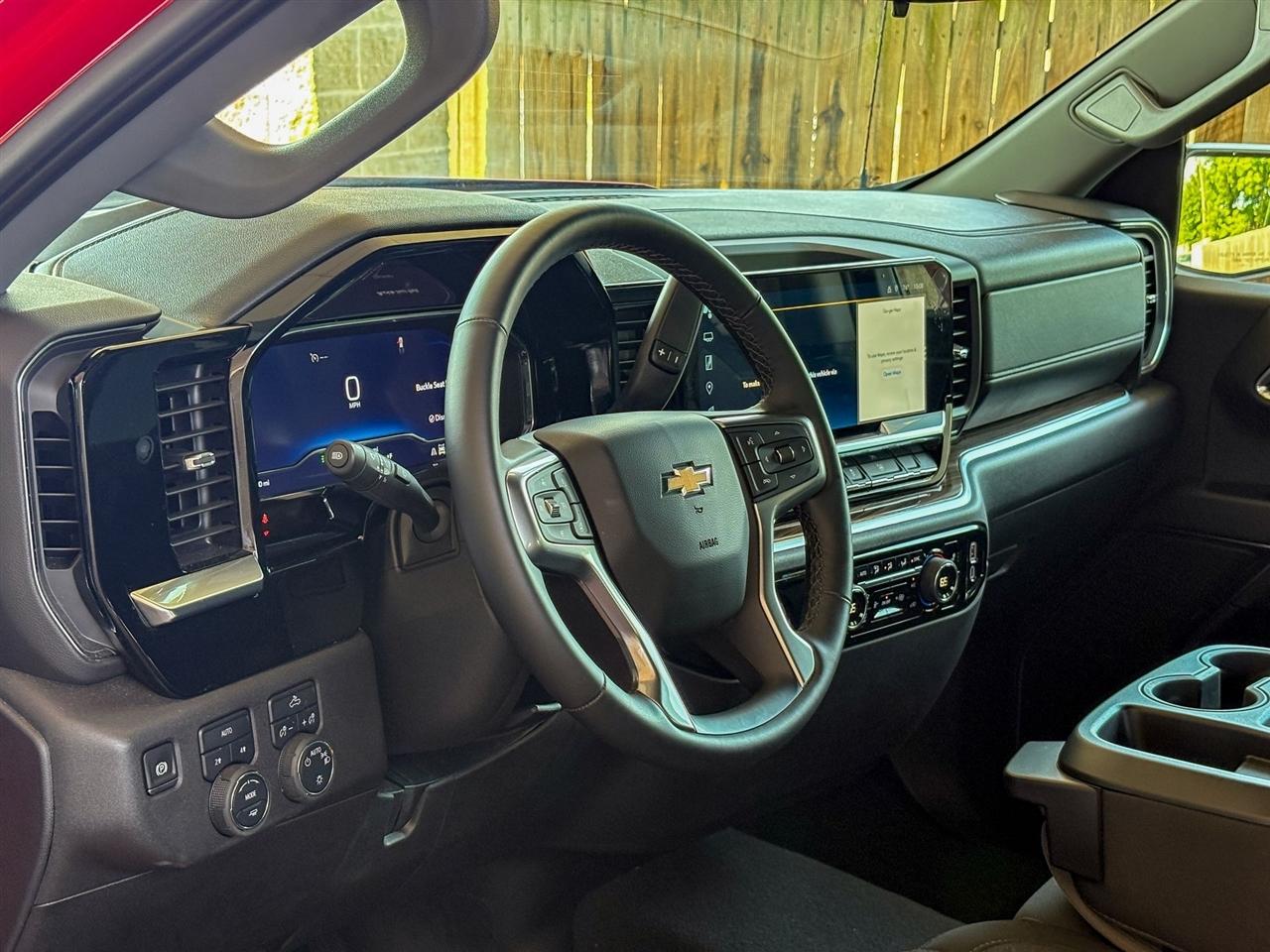 Chevrolet Silverado 1500 LT Crew Cab 4WD 2024