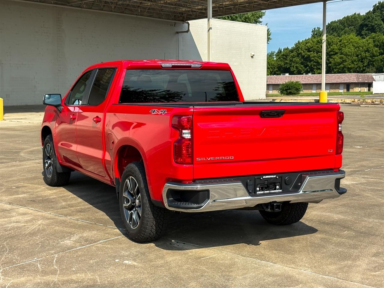 Chevrolet Silverado 1500 LT Crew Cab 4WD 2024