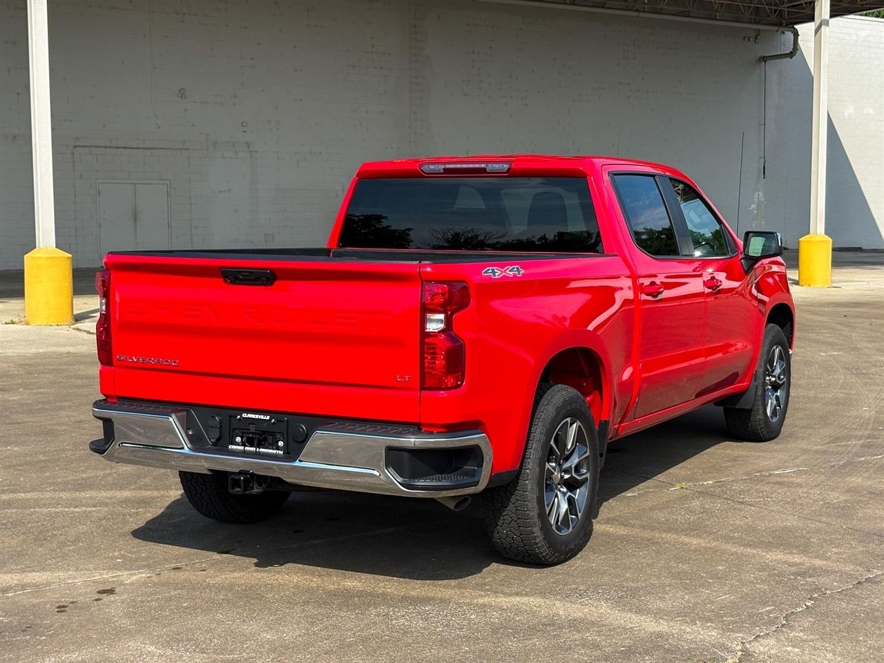 Chevrolet Silverado 1500 LT Crew Cab 4WD 2024