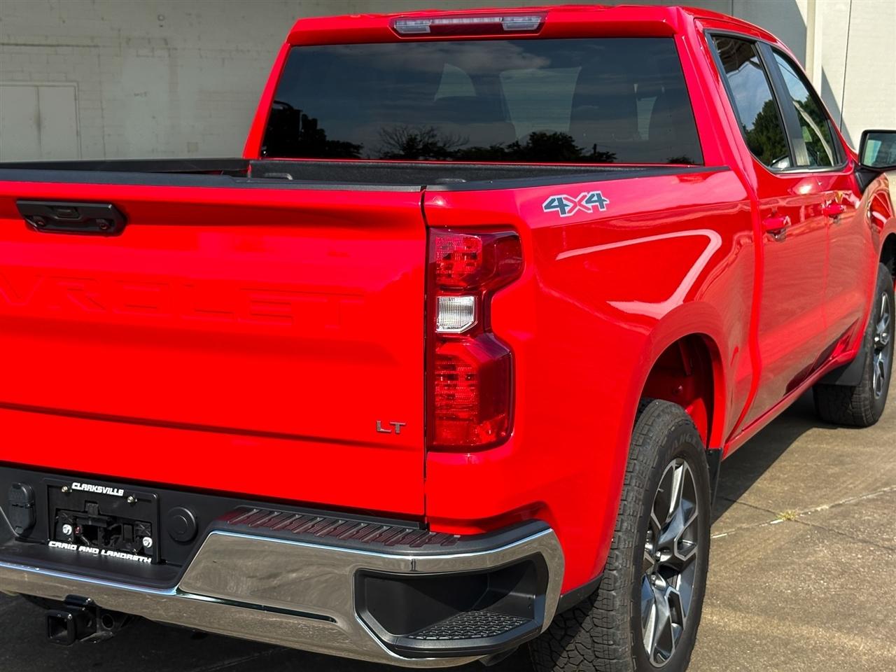 Chevrolet Silverado 1500 LT Crew Cab 4WD 2024