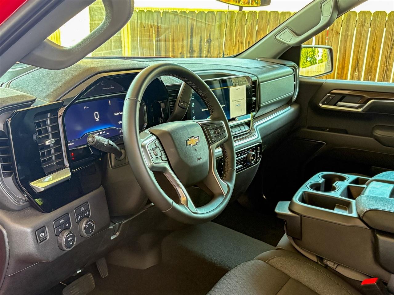 Chevrolet Silverado 1500 LT Crew Cab 4WD 2024