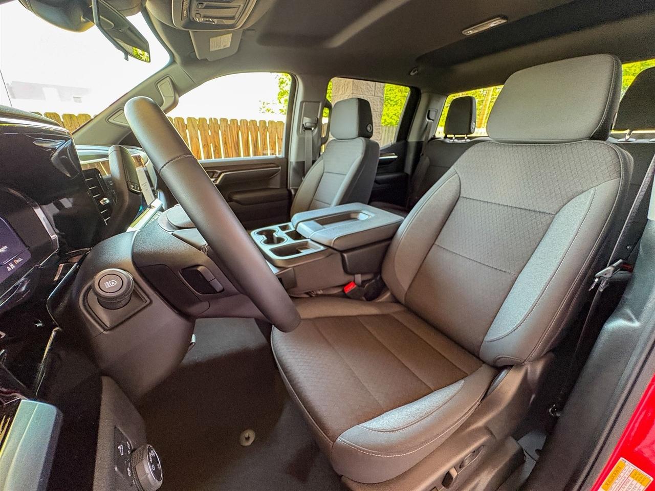 Chevrolet Silverado 1500 LT Crew Cab 4WD 2024