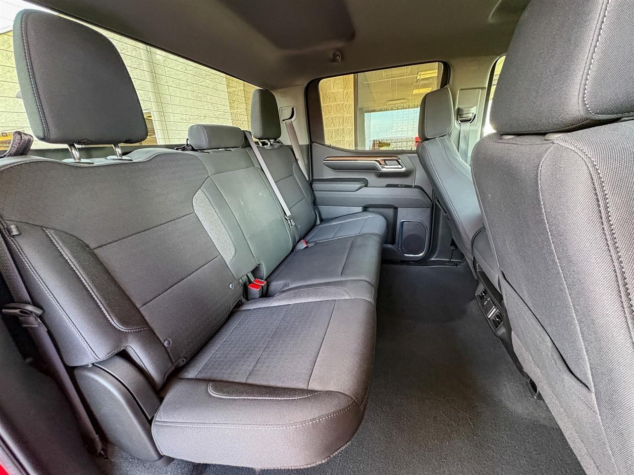 Chevrolet Silverado 1500 LT Crew Cab 4WD 2024