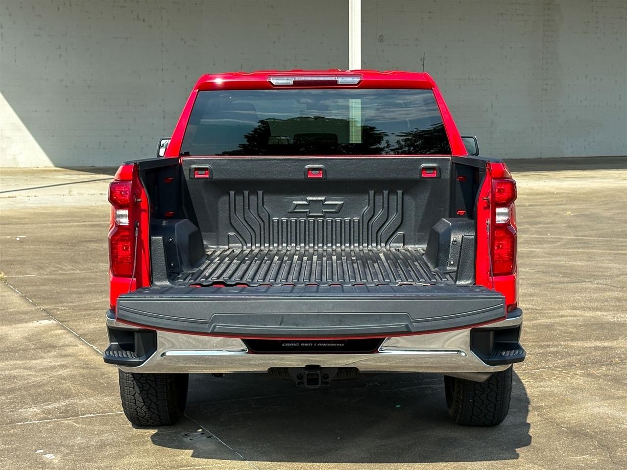 Chevrolet Silverado 1500 LT Crew Cab 4WD 2024