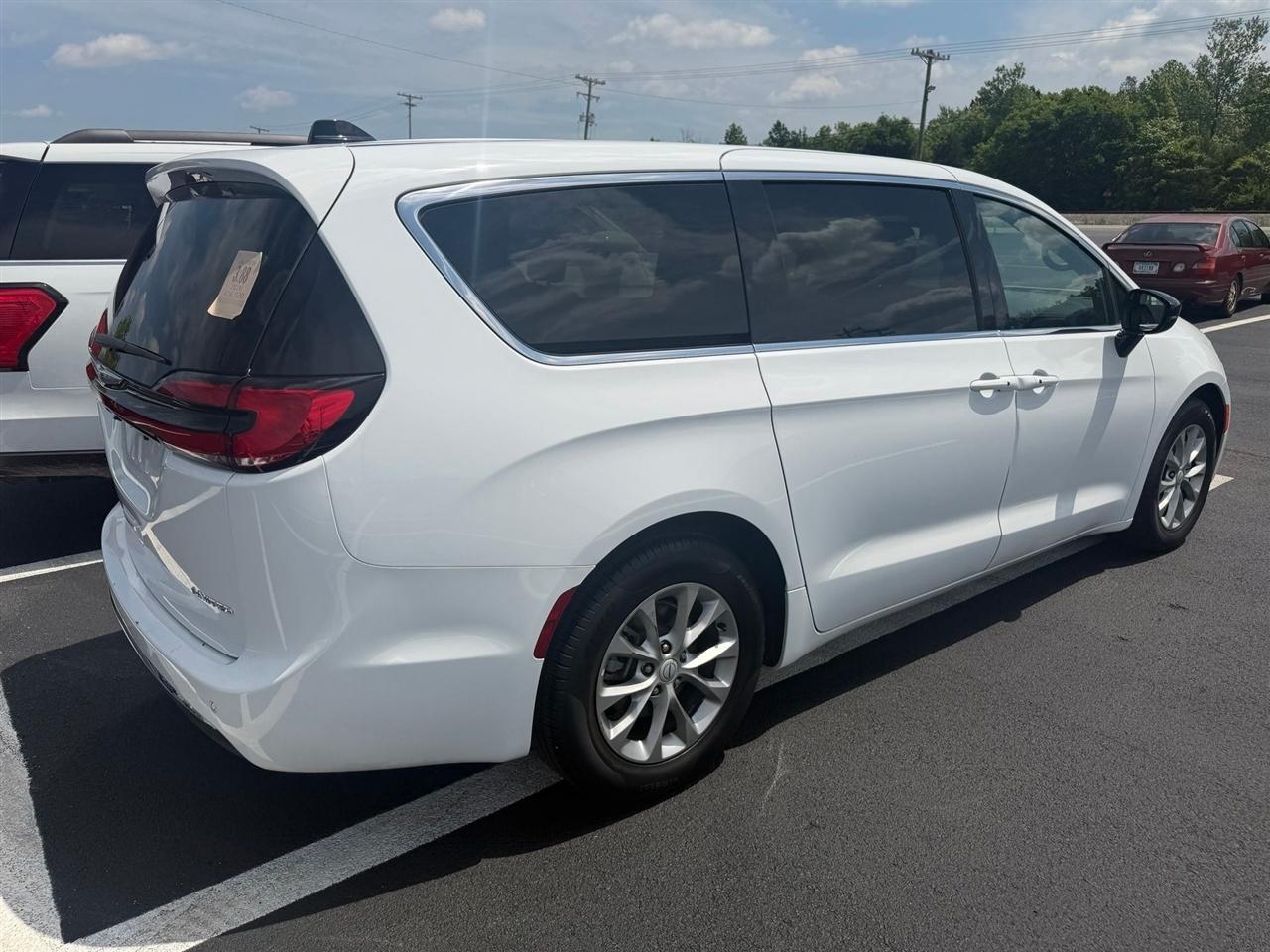 Chrysler Pacifica  2026