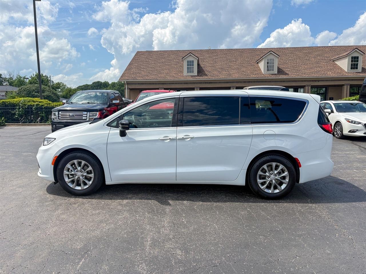 Chrysler Pacifica  2026