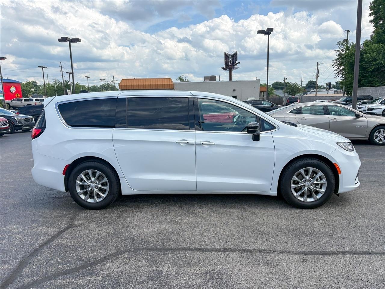 Chrysler Pacifica  2026