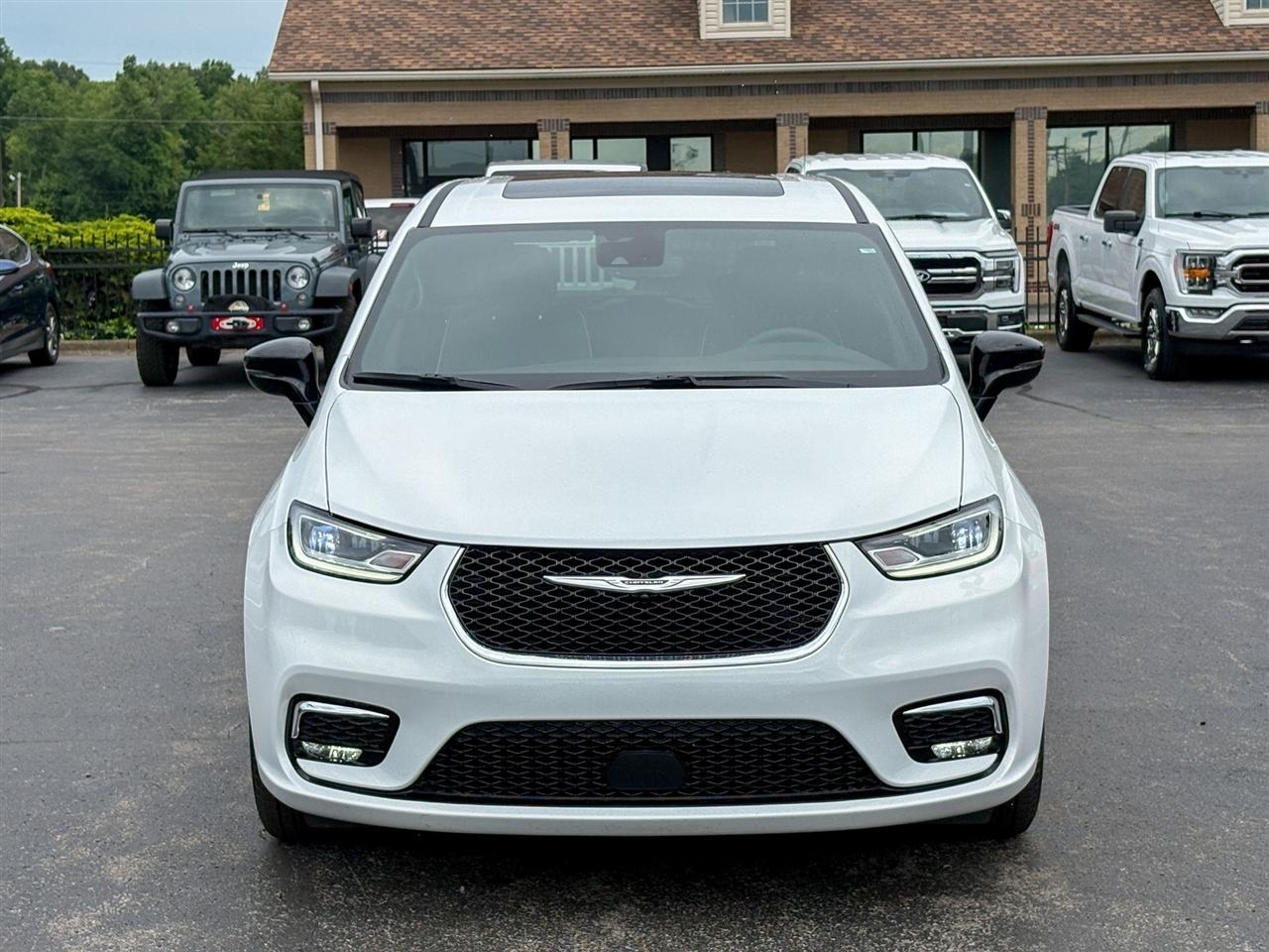 Chrysler Pacifica  2026
