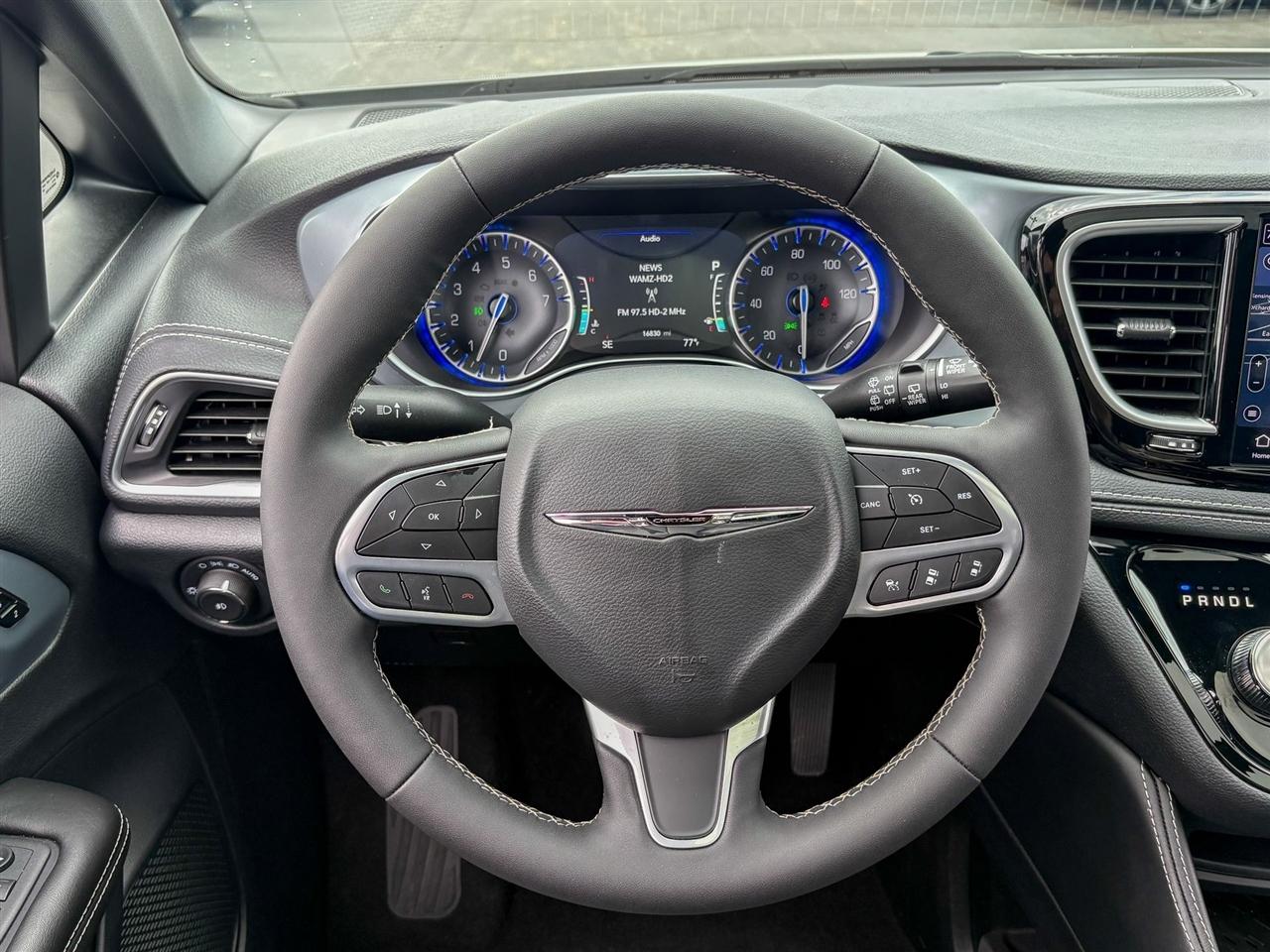 Chrysler Pacifica  2026
