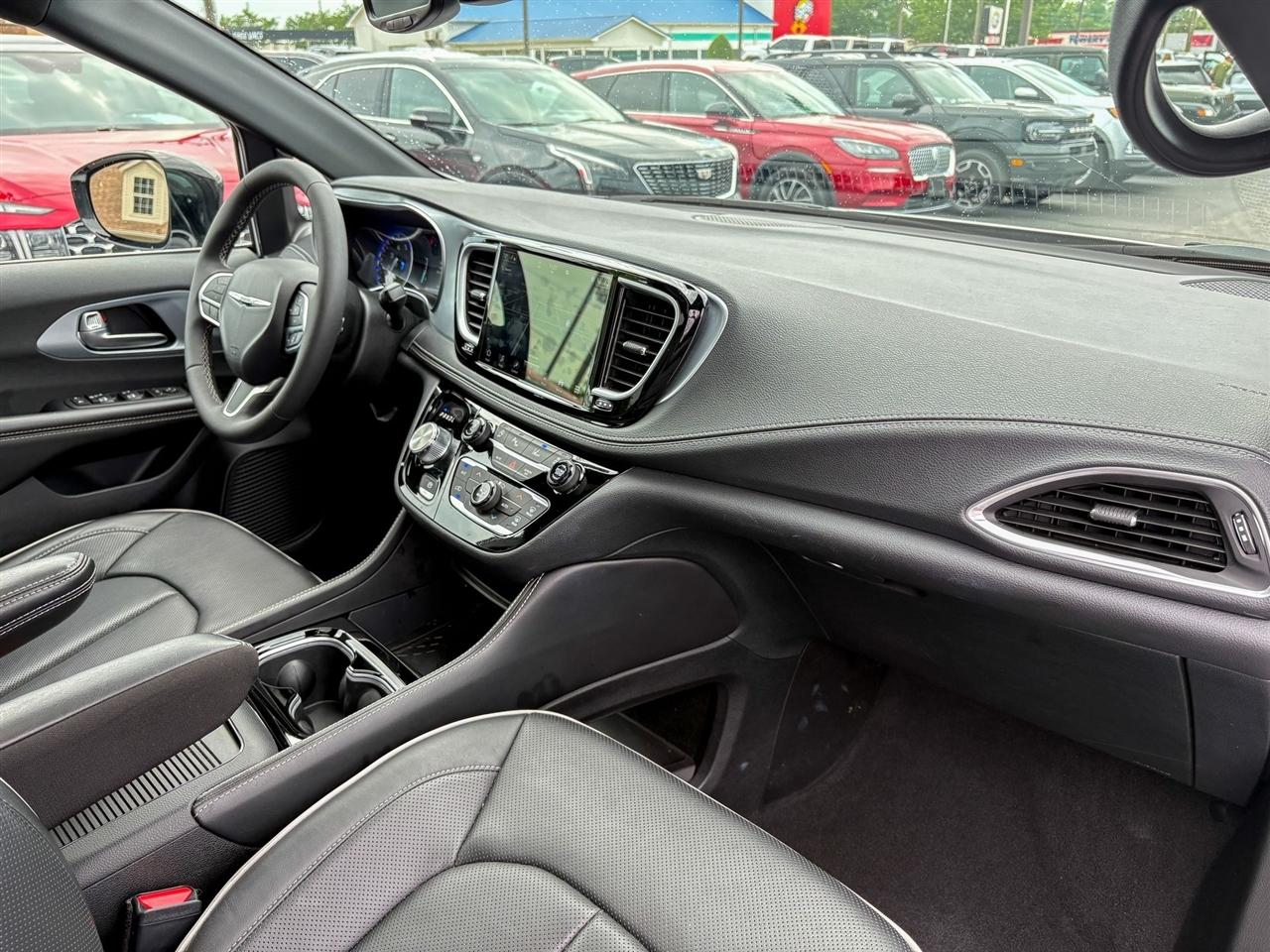 Chrysler Pacifica  2026