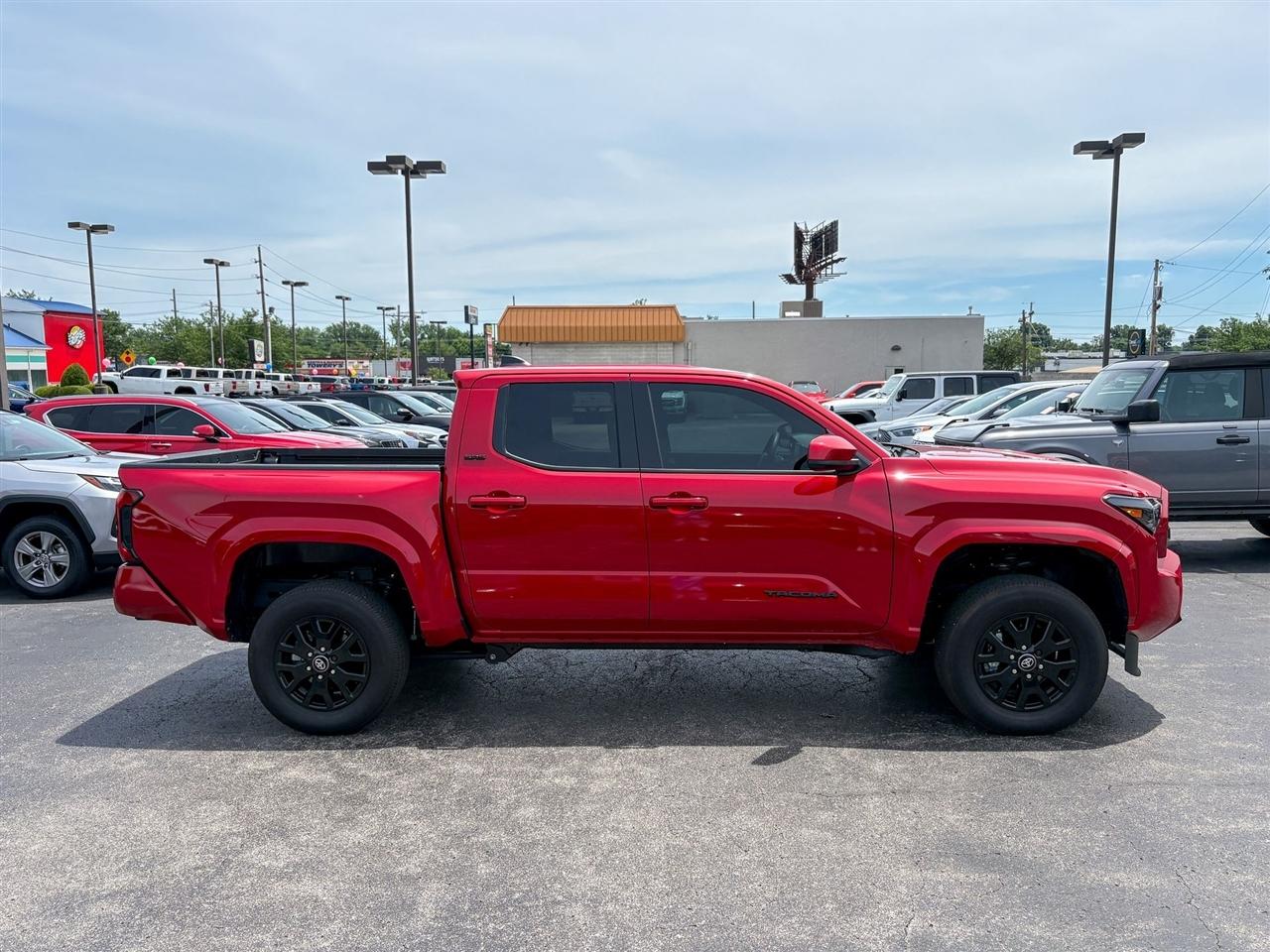 Toyota Tacoma 4WD  2026