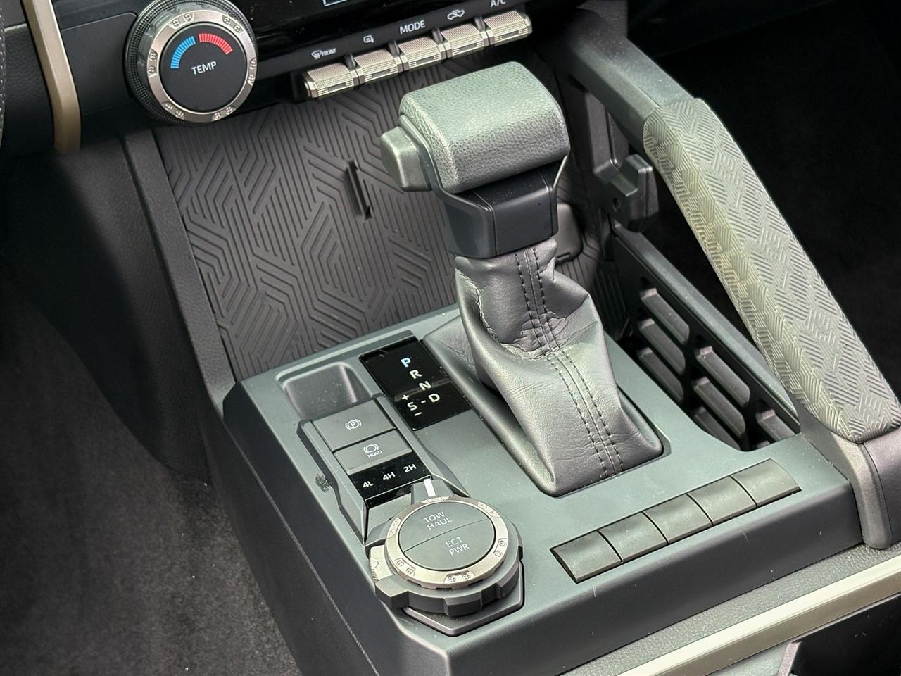 Toyota Tacoma 4WD  2026