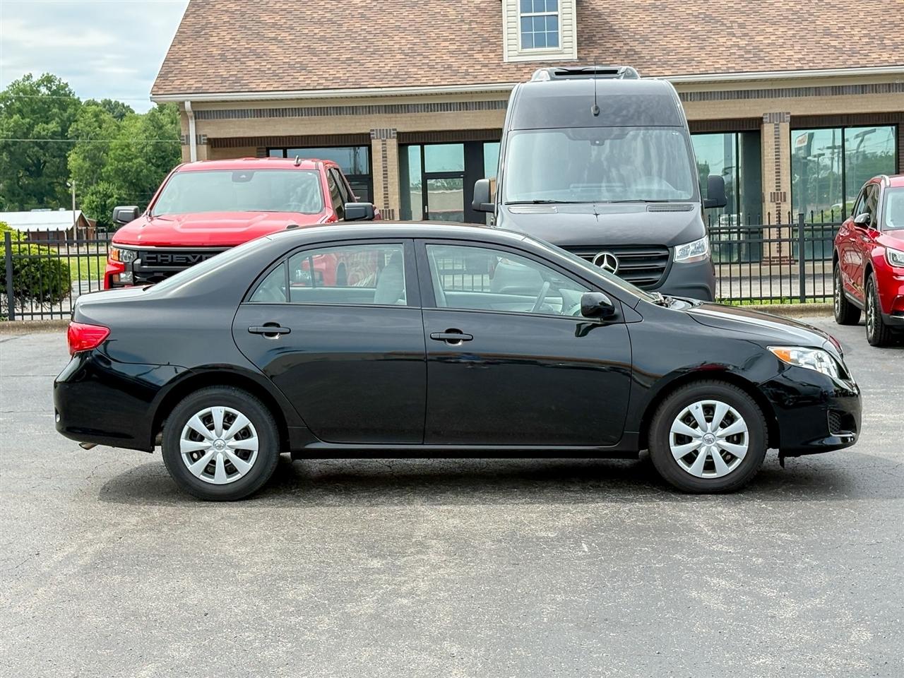 Toyota Corolla  2010