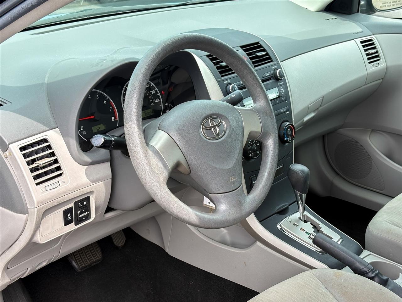 Toyota Corolla  2010