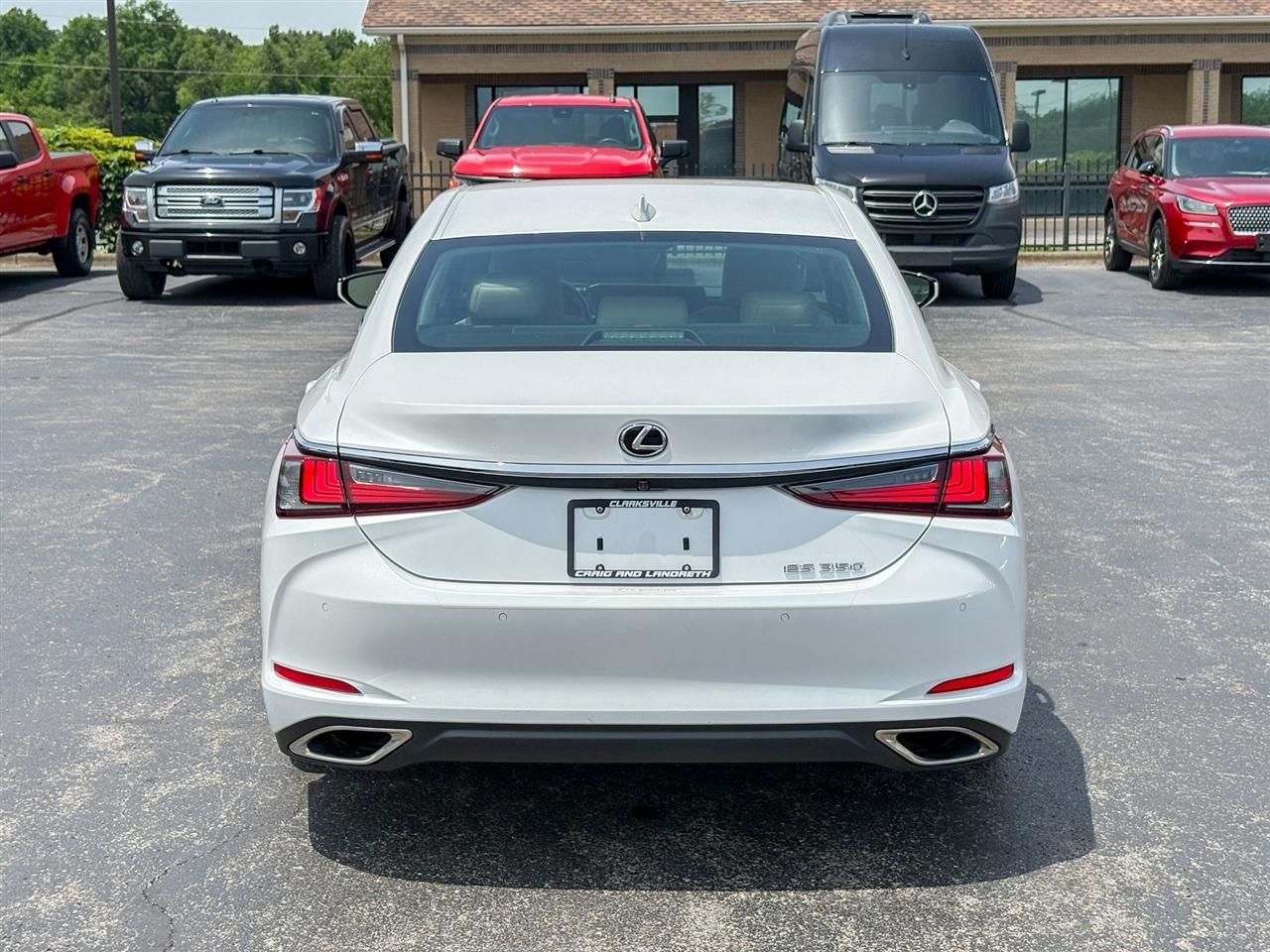 Lexus ES  2021