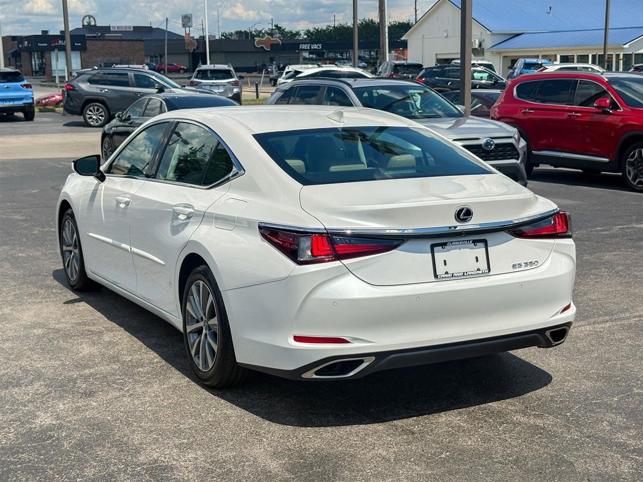 Lexus ES  2021