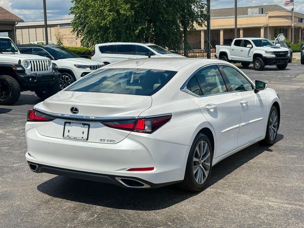 Lexus ES  2021