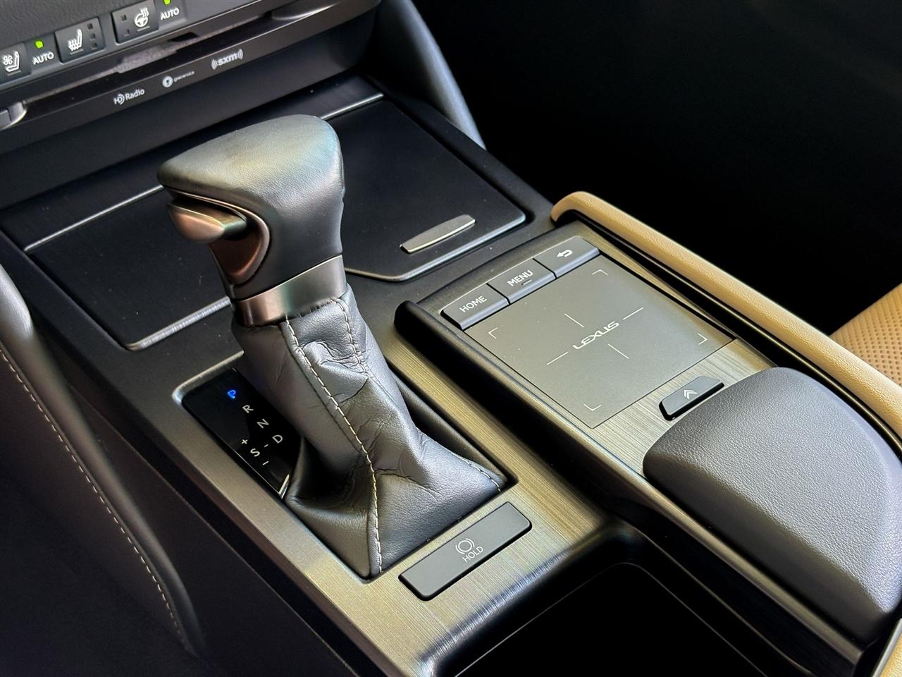 Lexus ES  2021