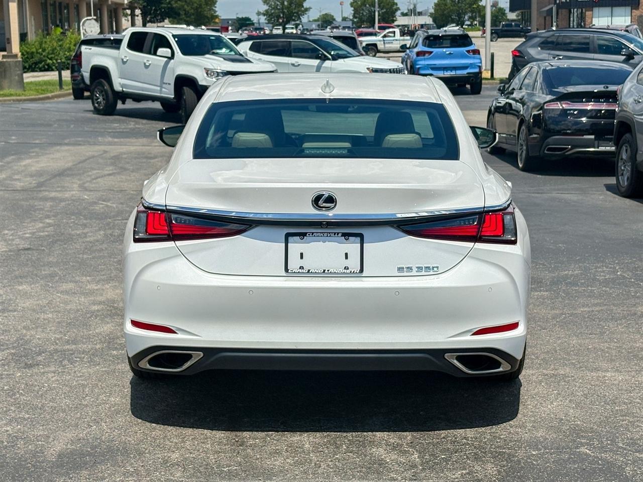Lexus ES  2021