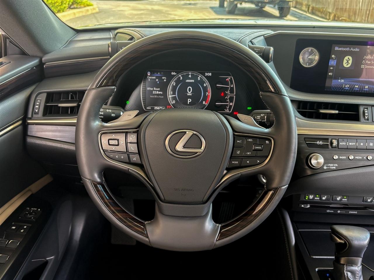 Lexus ES  2021