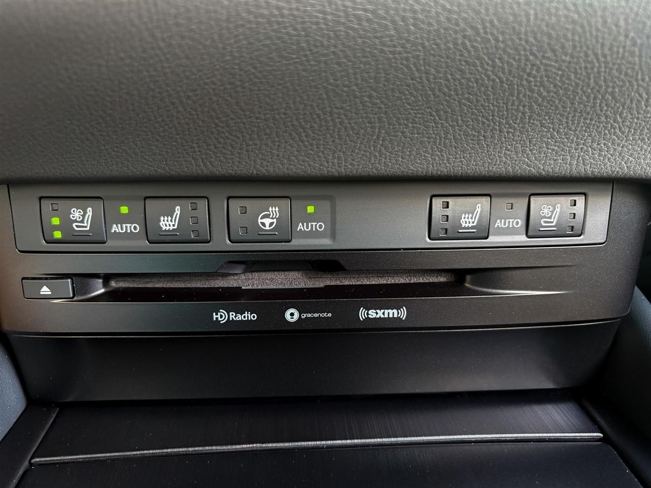 Lexus ES  2021