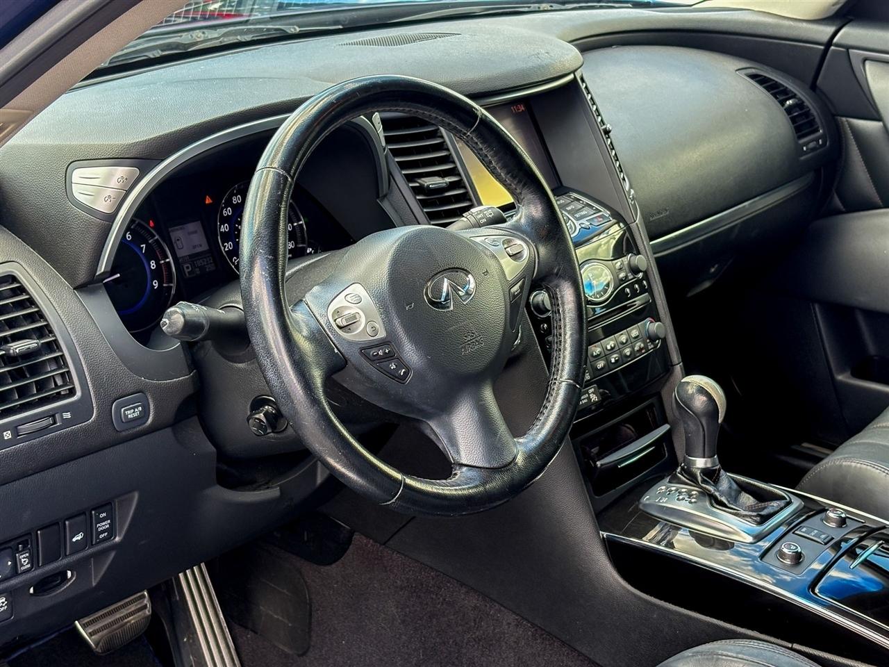 Infiniti FX35  2012