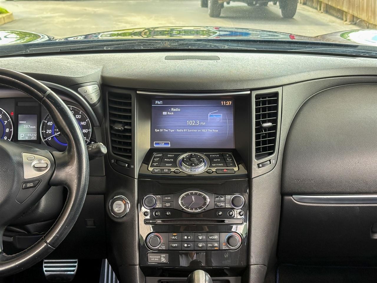 Infiniti FX35  2012