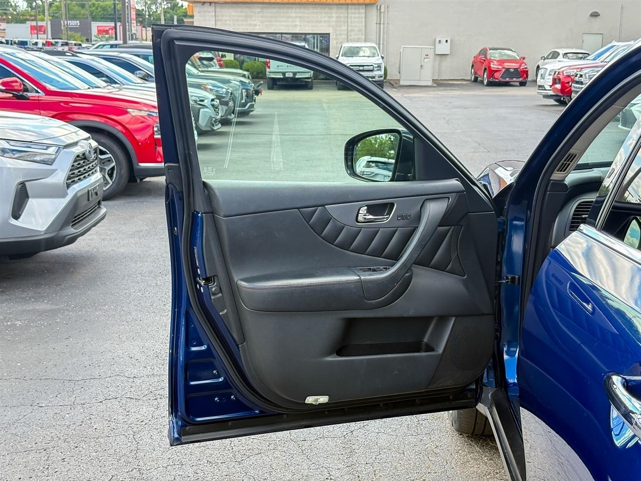 Infiniti FX35  2012
