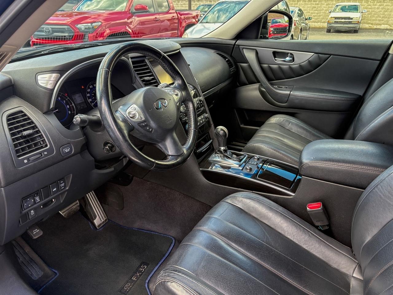 Infiniti FX35  2012