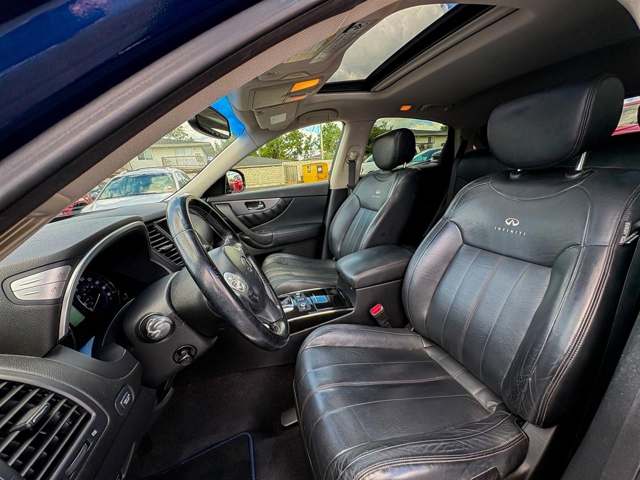 Infiniti FX35  2012