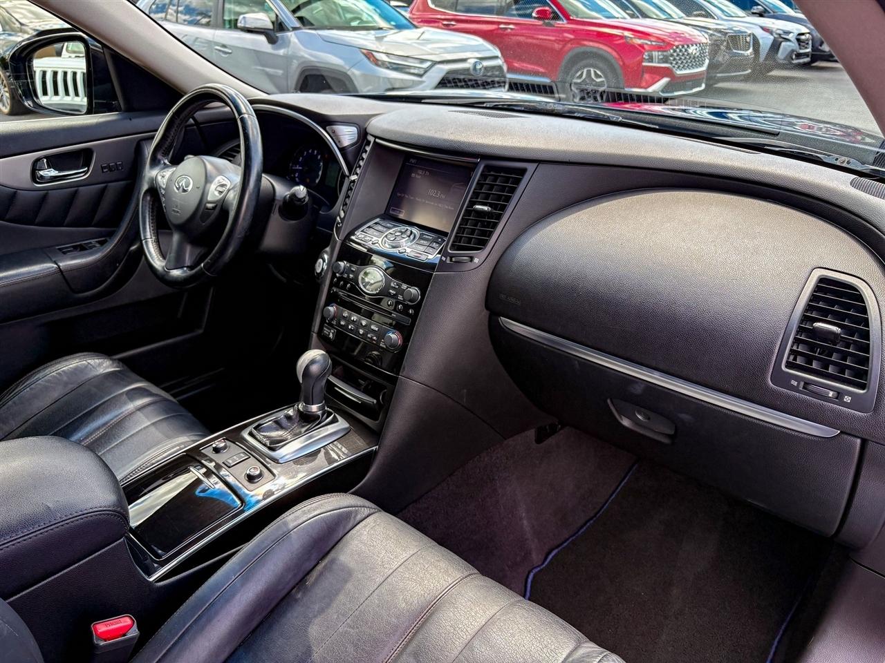 Infiniti FX35  2012
