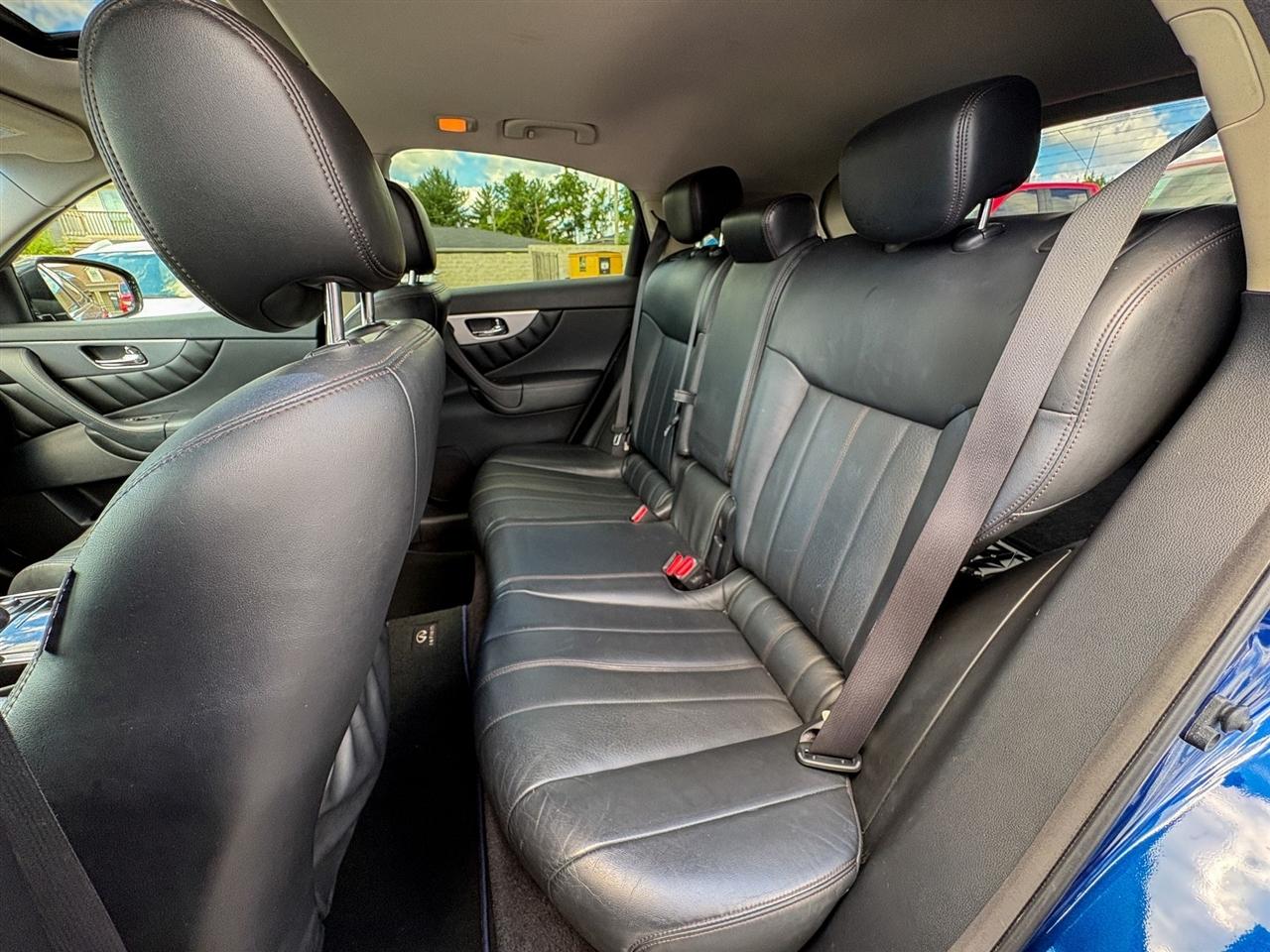 Infiniti FX35  2012