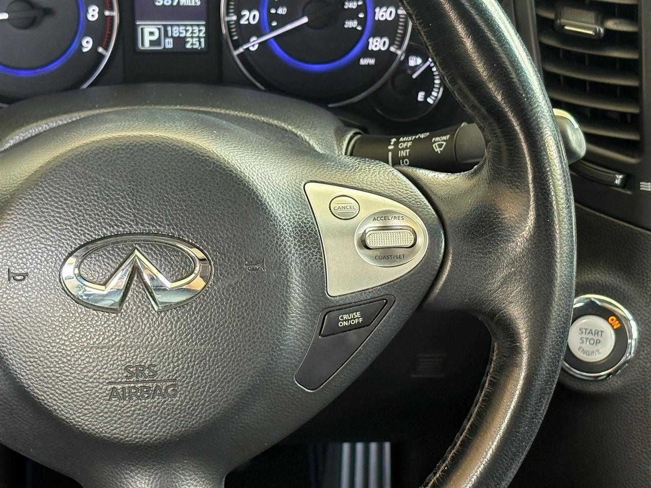 Infiniti FX35  2012