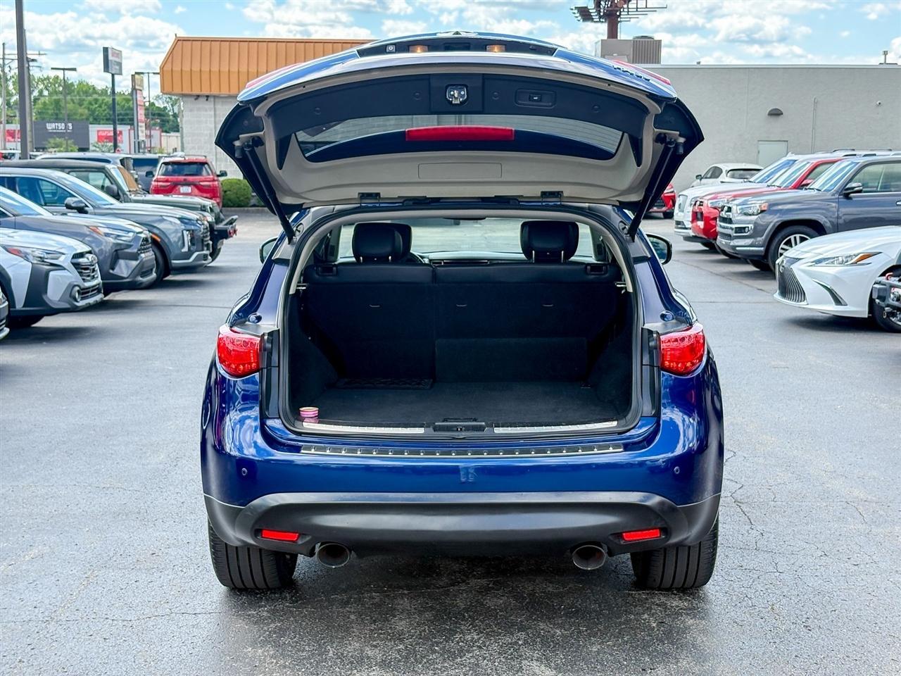 Infiniti FX35  2012