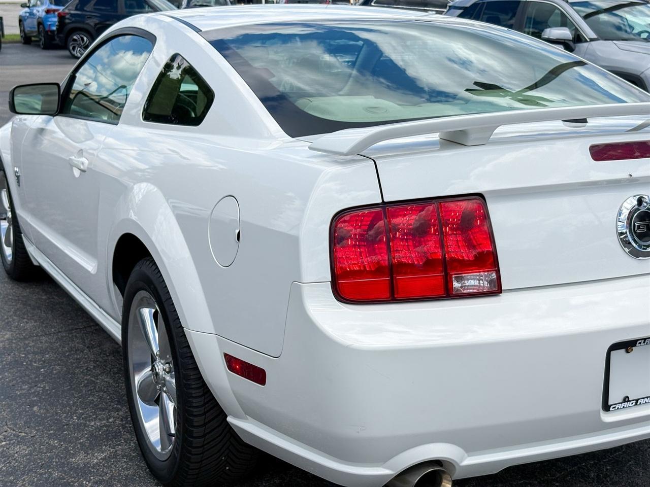 Ford Mustang  2009