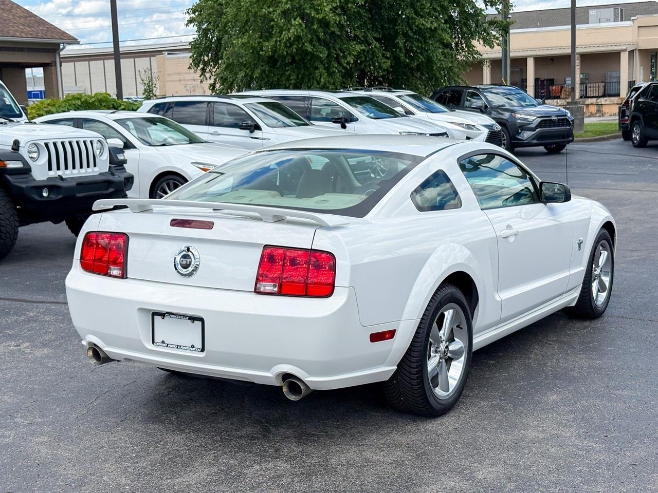 Ford Mustang  2009