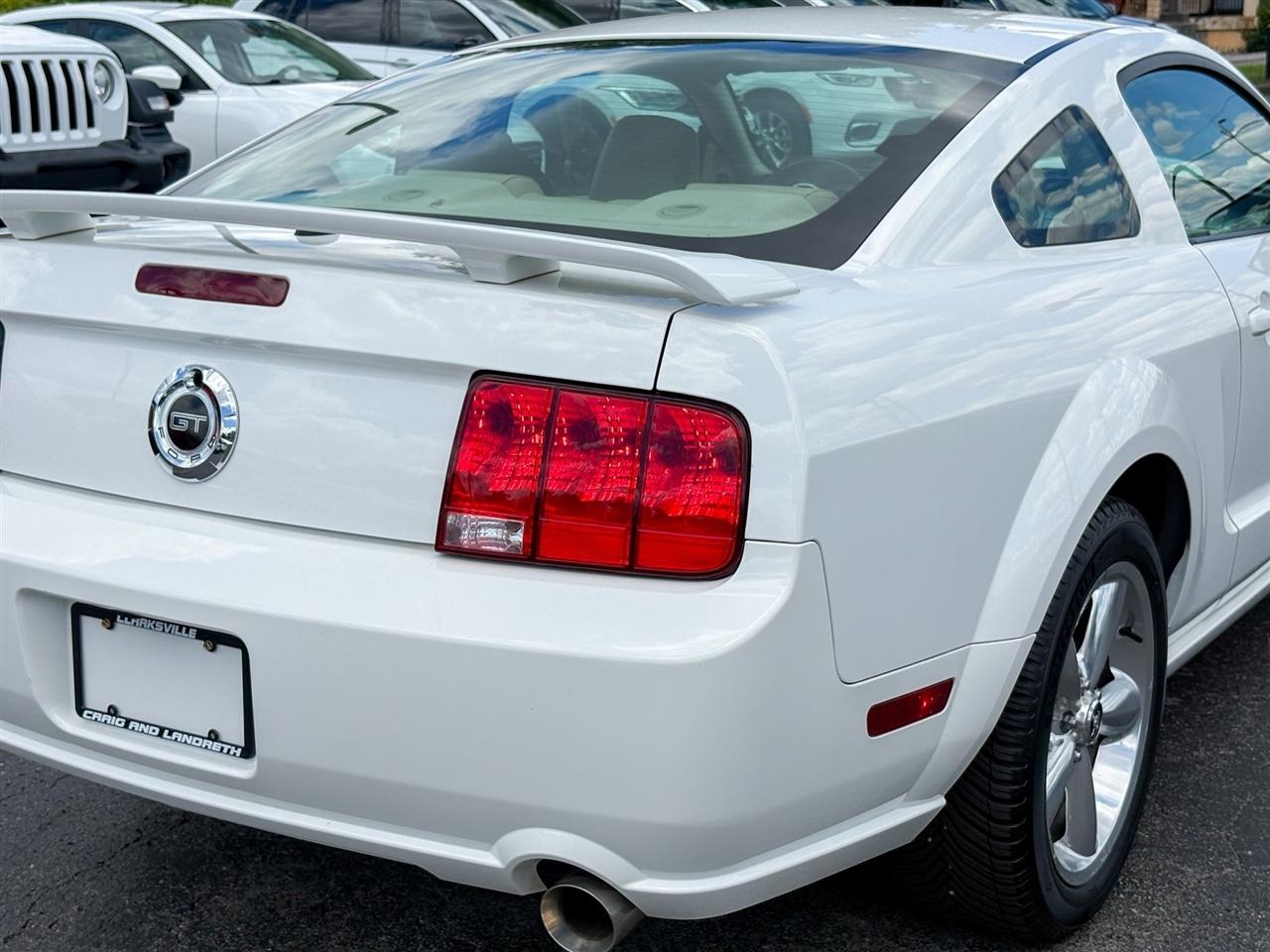 Ford Mustang  2009